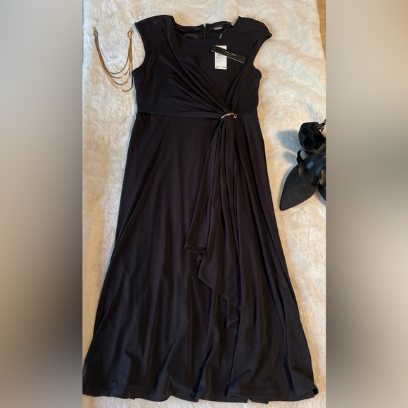 Dress - Picture 3 of 4